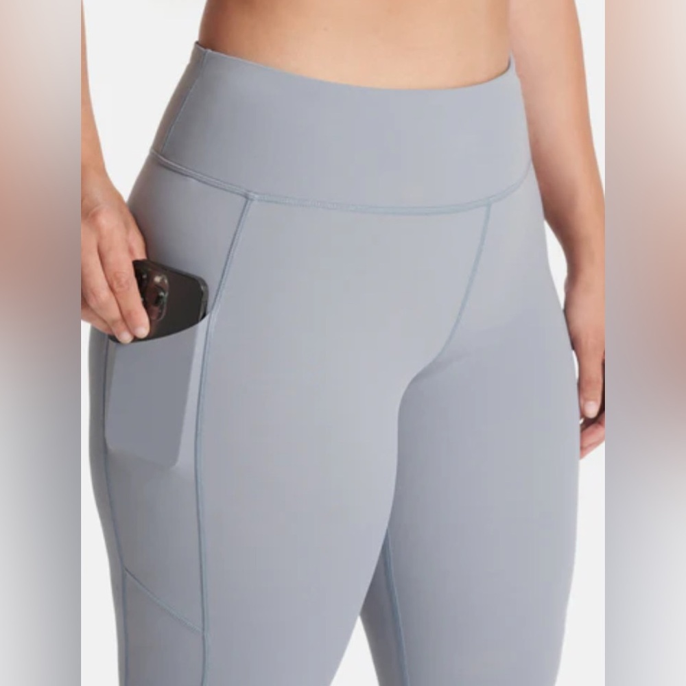 Vuori Stride Leggings. NWT - Picture 2 of 4